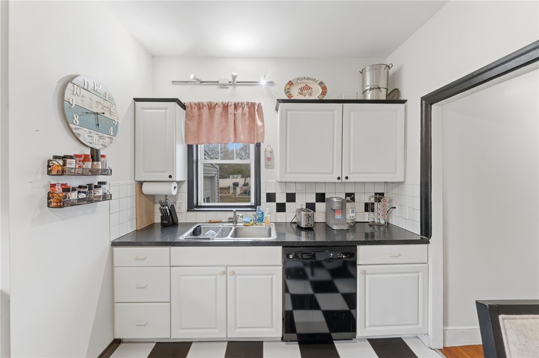 46 Slade Street Pawtucket, RI 02861 - Photo 12 of 45