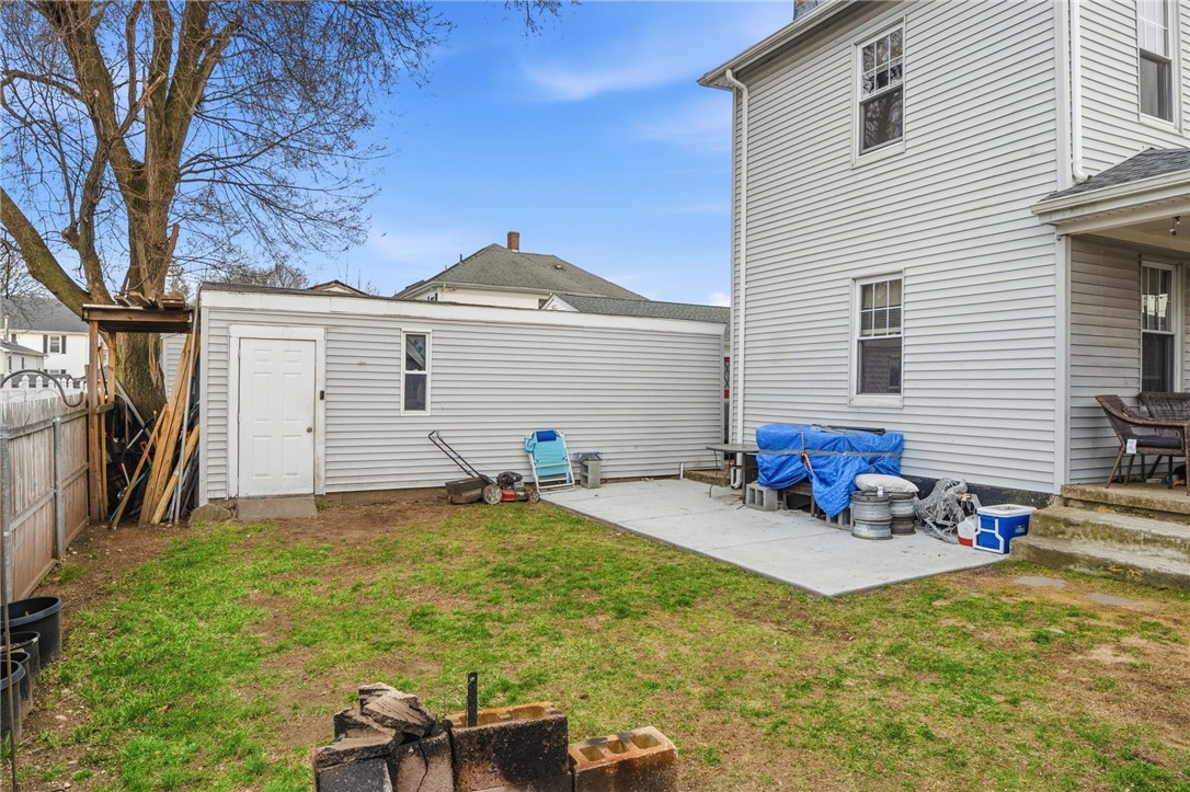 46 Slade Street Pawtucket, RI 02861 - Photo 9 of 45