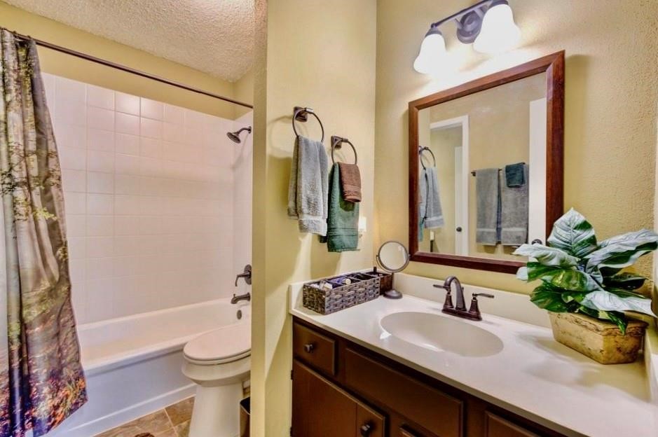 11719 Cedar Form Lane Meadows Place, TX 77477 - Photo 17 of 39