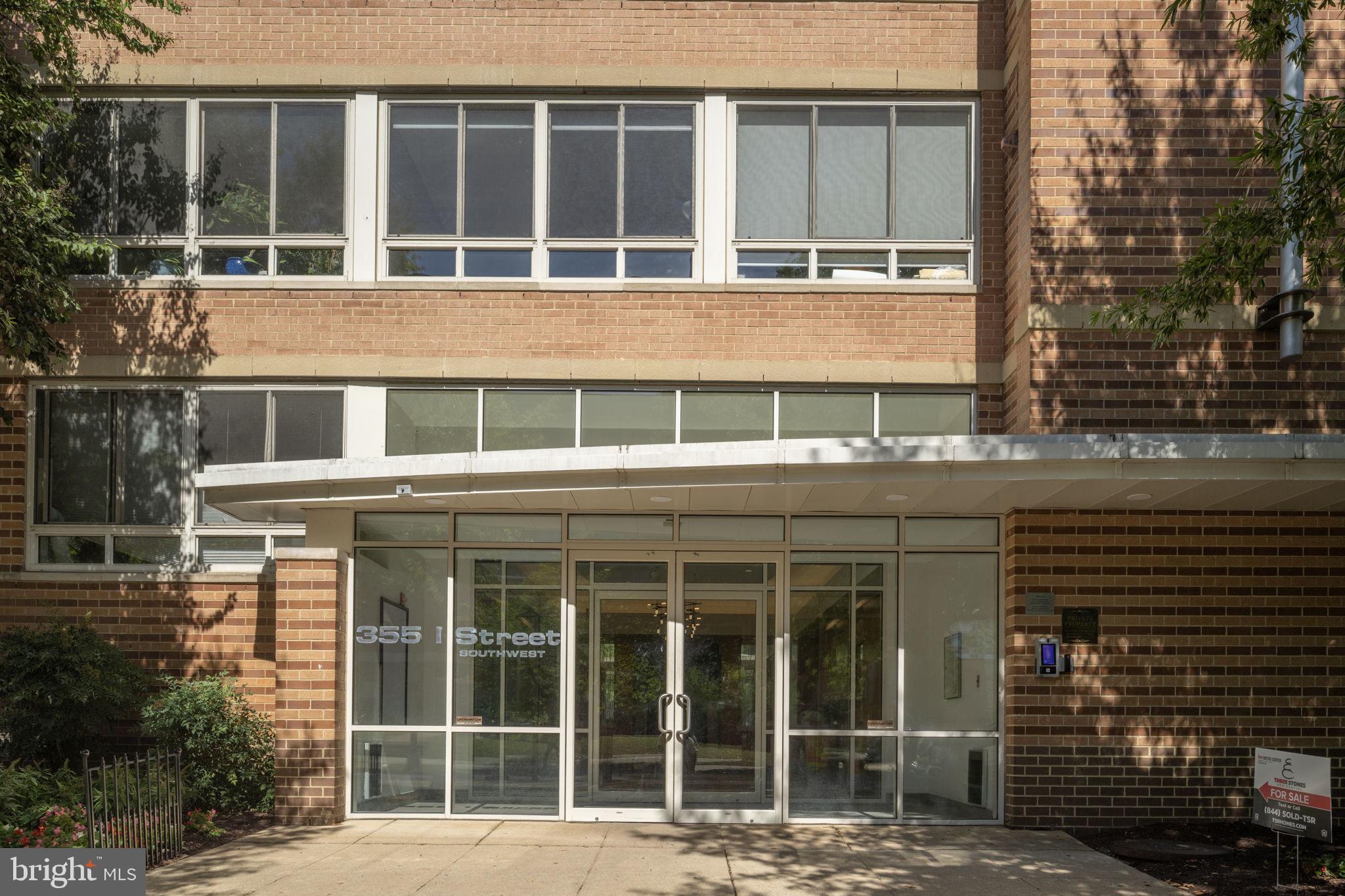 355 I Street Southwest, Unit S104 Washington, DC 20024 - Photo 2 of 64