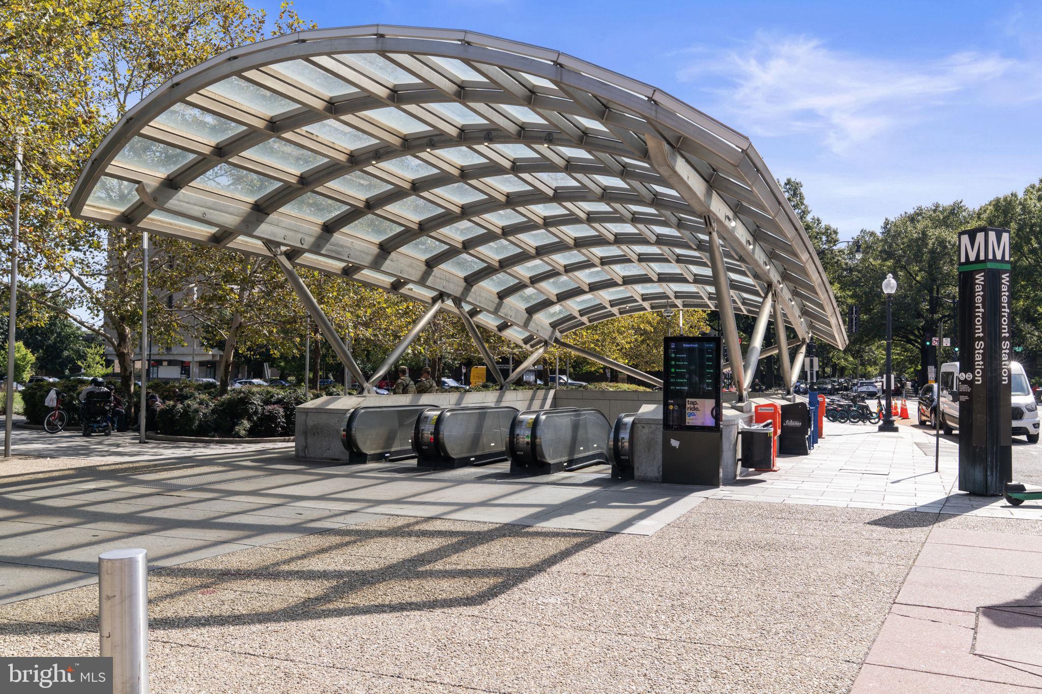 355 I Street Southwest, Unit S104 Washington, DC 20024 - Photo 38 of 64 a view of a building with a bench