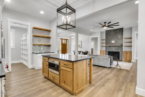 $869,000 | 14737 Washington Way, Bristol, VA 24202