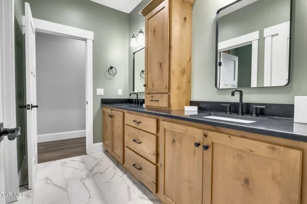 $869,000 | 14737 Washington Way, Bristol, VA 24202