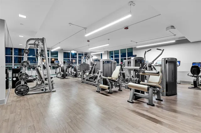 $1,595,000 | 10 Venetian Way, Unit 1903, Miami Beach, FL 33139