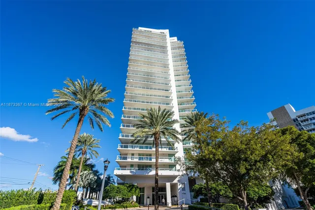 $1,595,000 | 10 Venetian Way, Unit 1903, Miami Beach, FL 33139