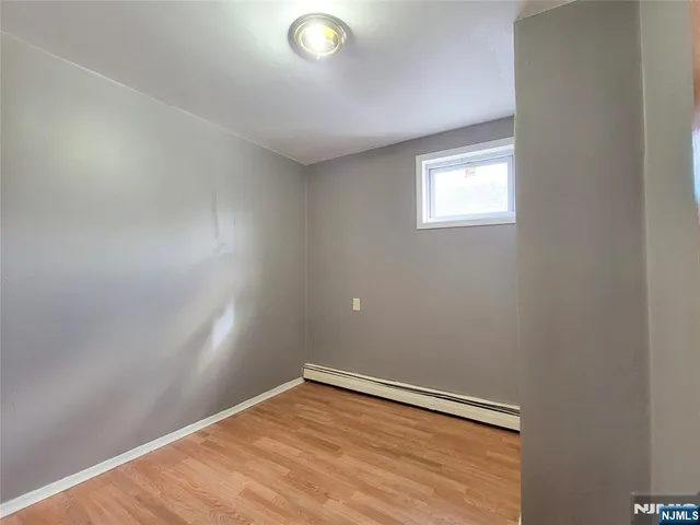 $1,900 | 6 6th Street, Harrison, NJ 07029