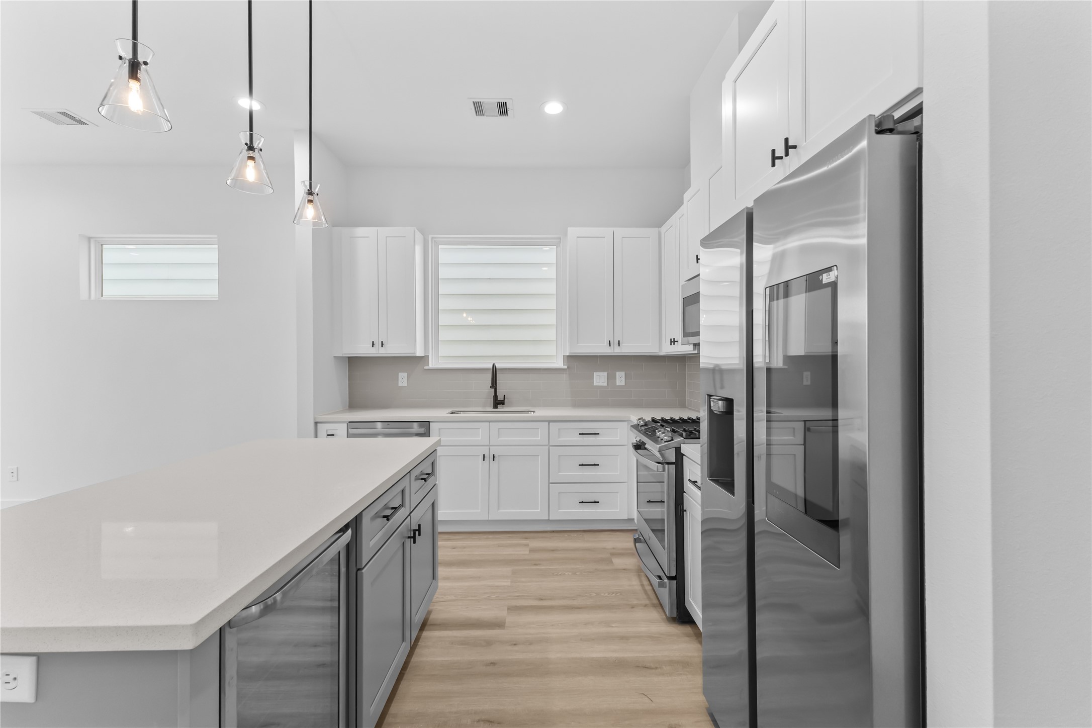 3426 Bolin Road Houston, TX 77092 - Photo 3 of 34 Kitchen