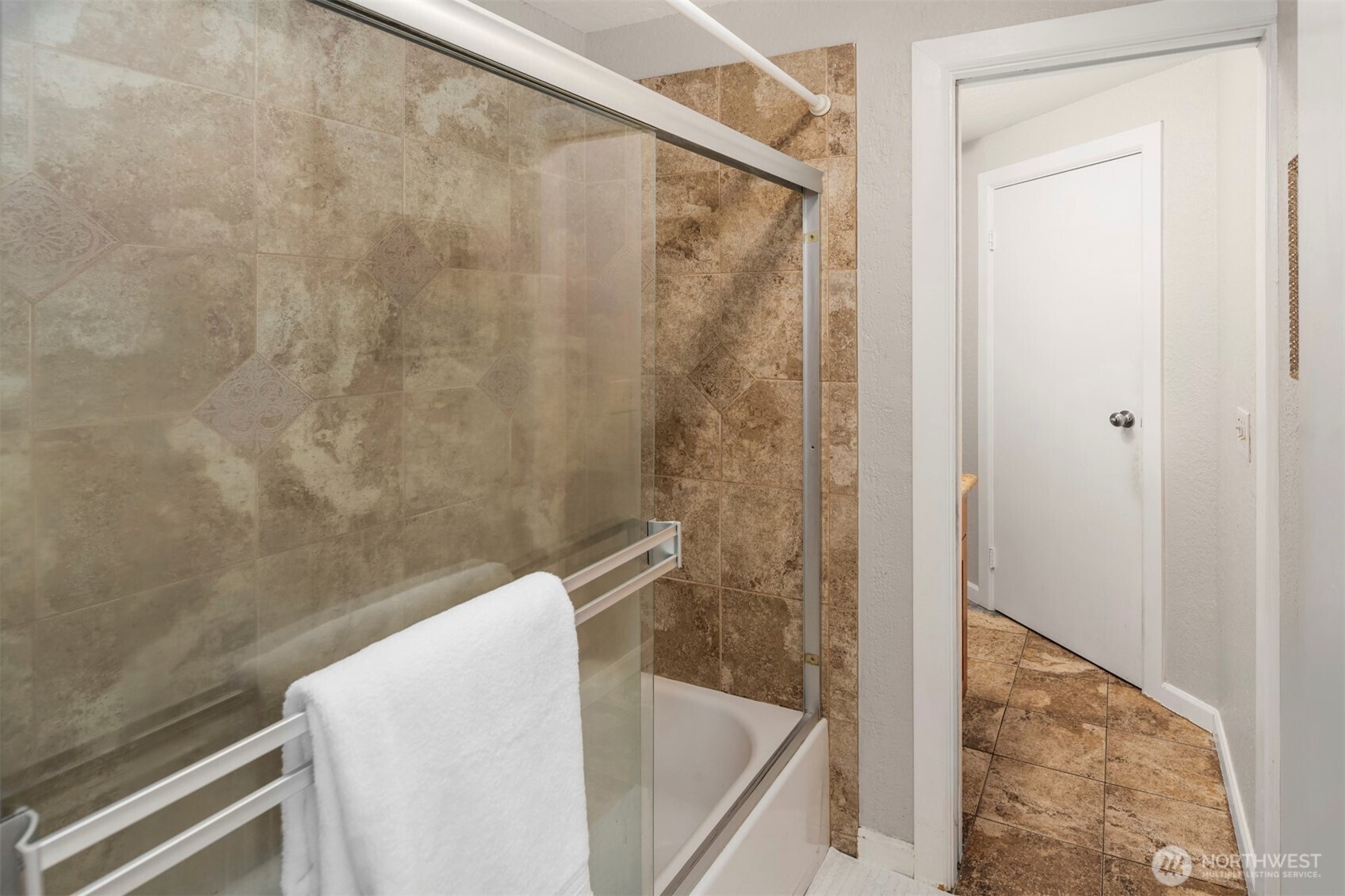 10330 Southeast 6th Street, Unit A2 Bellevue, WA 98004 - Photo 20 of 27