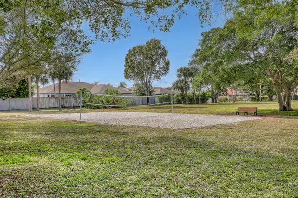 $2,950 | 1210 Skylark Lane, Lantana, FL 33462