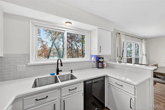 $250,000 | 134 Cascade Terrace Drive, Ballwin, MO 63021