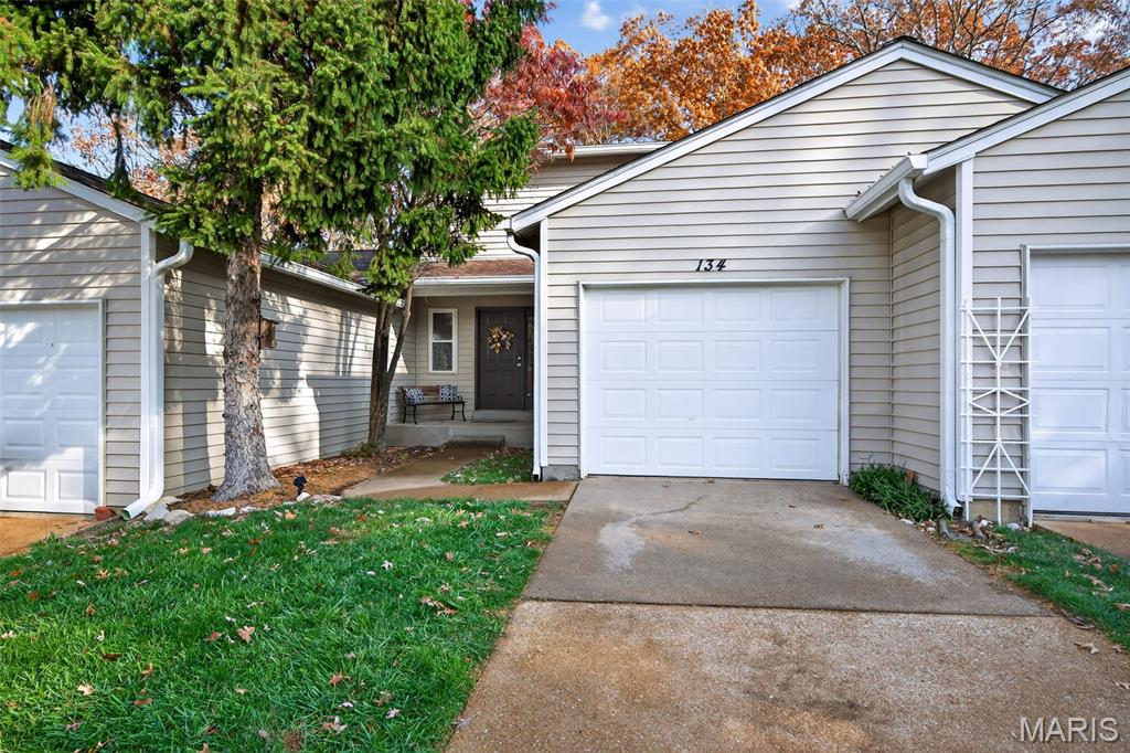 134 Cascade Terrace Drive Ballwin, MO 63021 - Photo 2 of 39