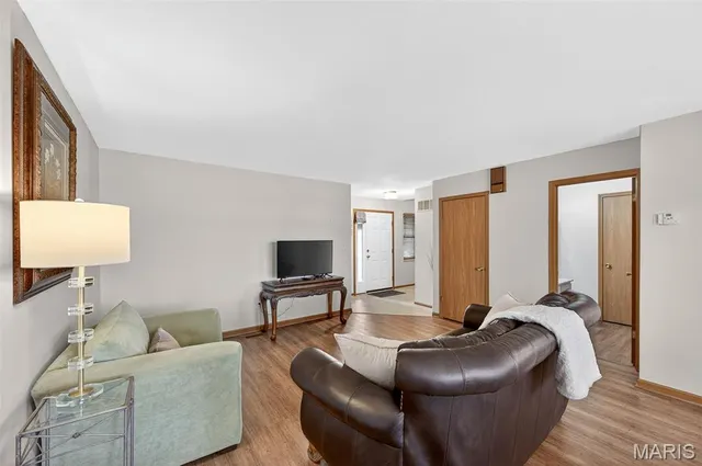 $250,000 | 134 Cascade Terrace Drive, Ballwin, MO 63021