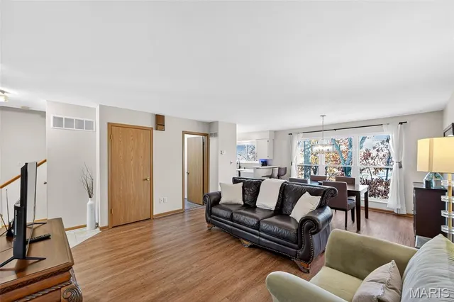 $250,000 | 134 Cascade Terrace Drive, Ballwin, MO 63021