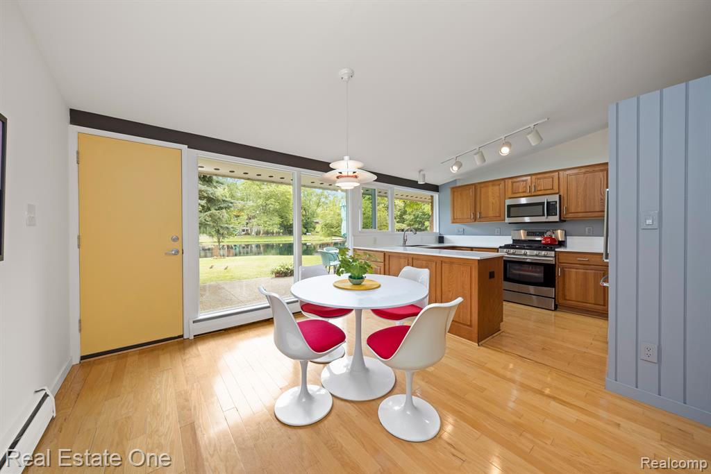 29845 Highmeadow Road Farmington Hills, MI 48334 - Photo 15 of 36
