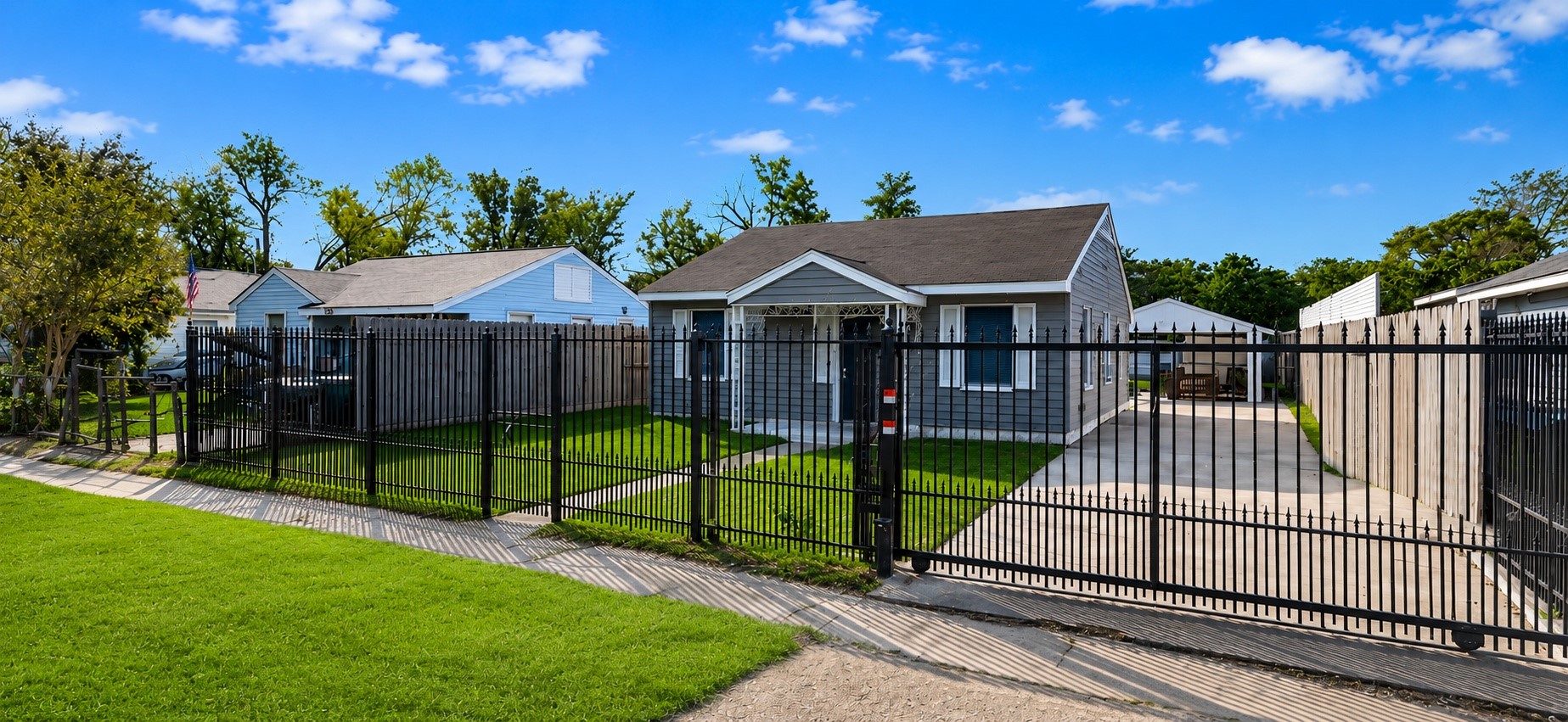 218 Hoffman Street Houston, TX 77020 - Photo 1 of 14