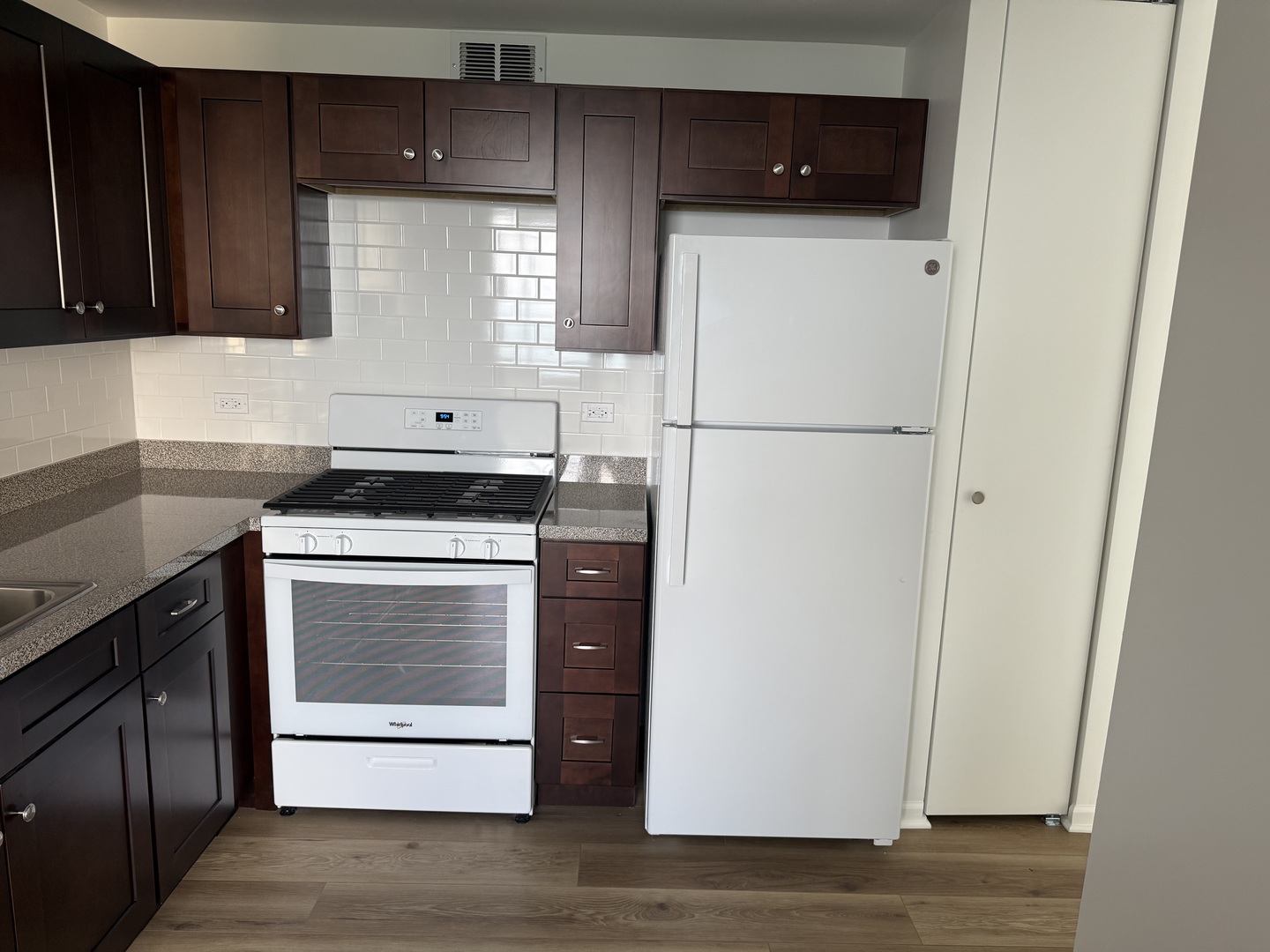 4850 South Lake Park Avenue, Unit 1508 Chicago, IL 60615 - Photo 4 of 21