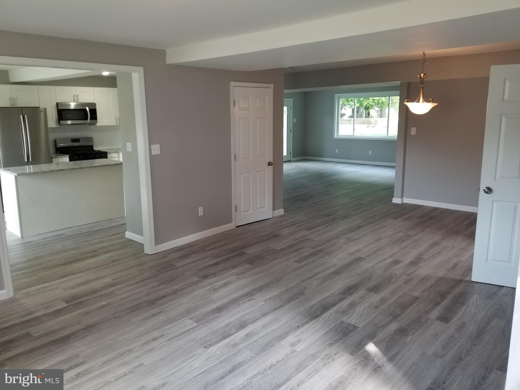 1748 Burnham Road Baltimore, MD 21222 - Photo 12 of 30 Living Room