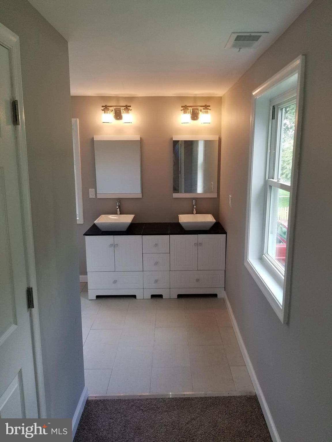 1748 Burnham Road Baltimore, MD 21222 - Photo 16 of 30 Bath (Master)