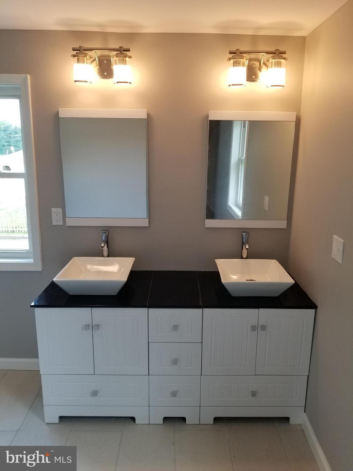 1748 Burnham Road Baltimore, MD 21222 - Photo 17 of 30 Bath (Master)