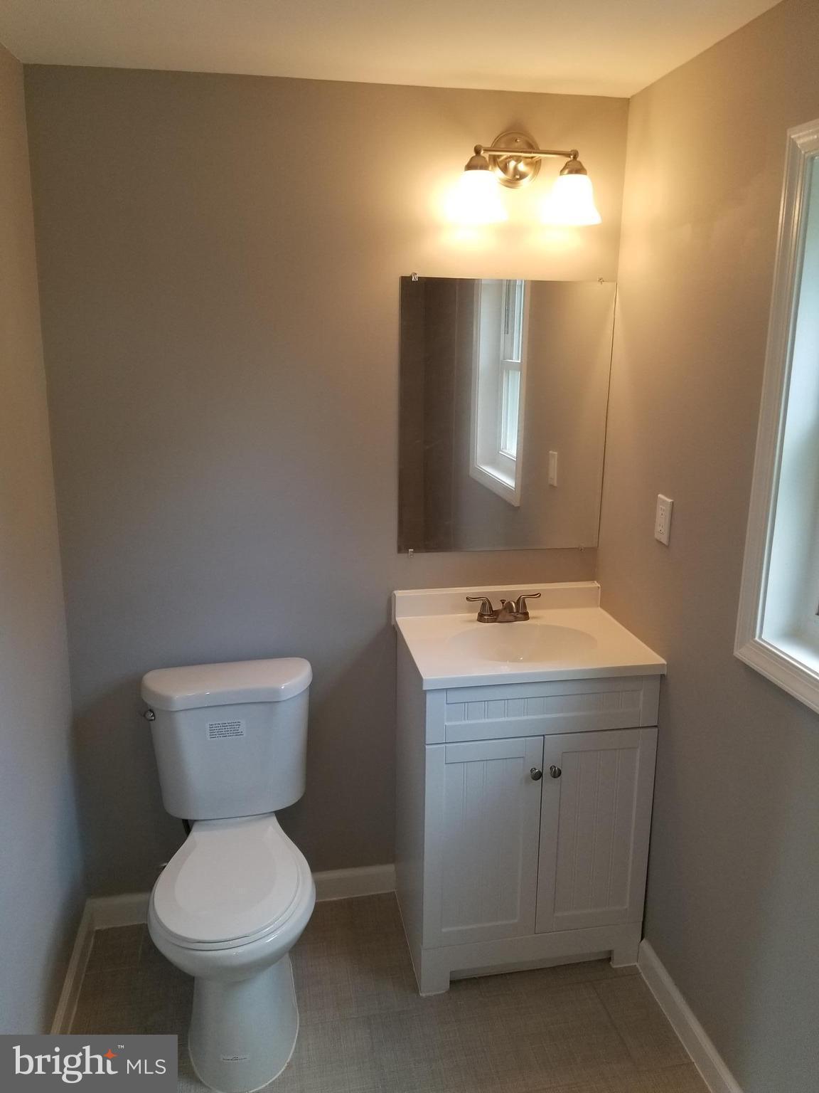 1748 Burnham Road Baltimore, MD 21222 - Photo 25 of 30 Bath