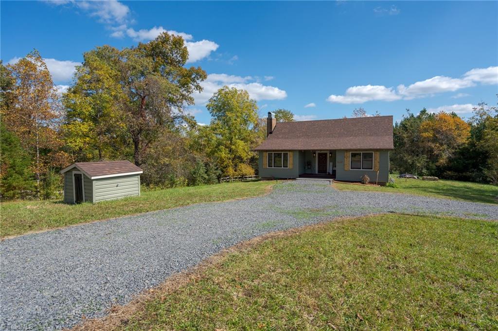 921 Quarter Road Stoneville, NC 27048 - Photo 8 of 34 Gallery Image 8