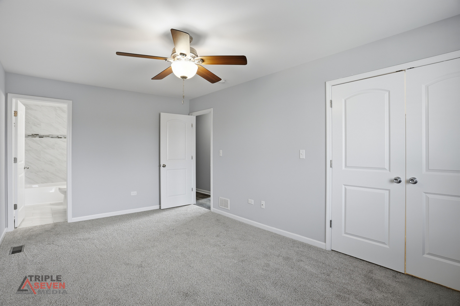 14528 Kolin Avenue Midlothian, IL 60445 - Photo 17 of 29 a view of an empty room