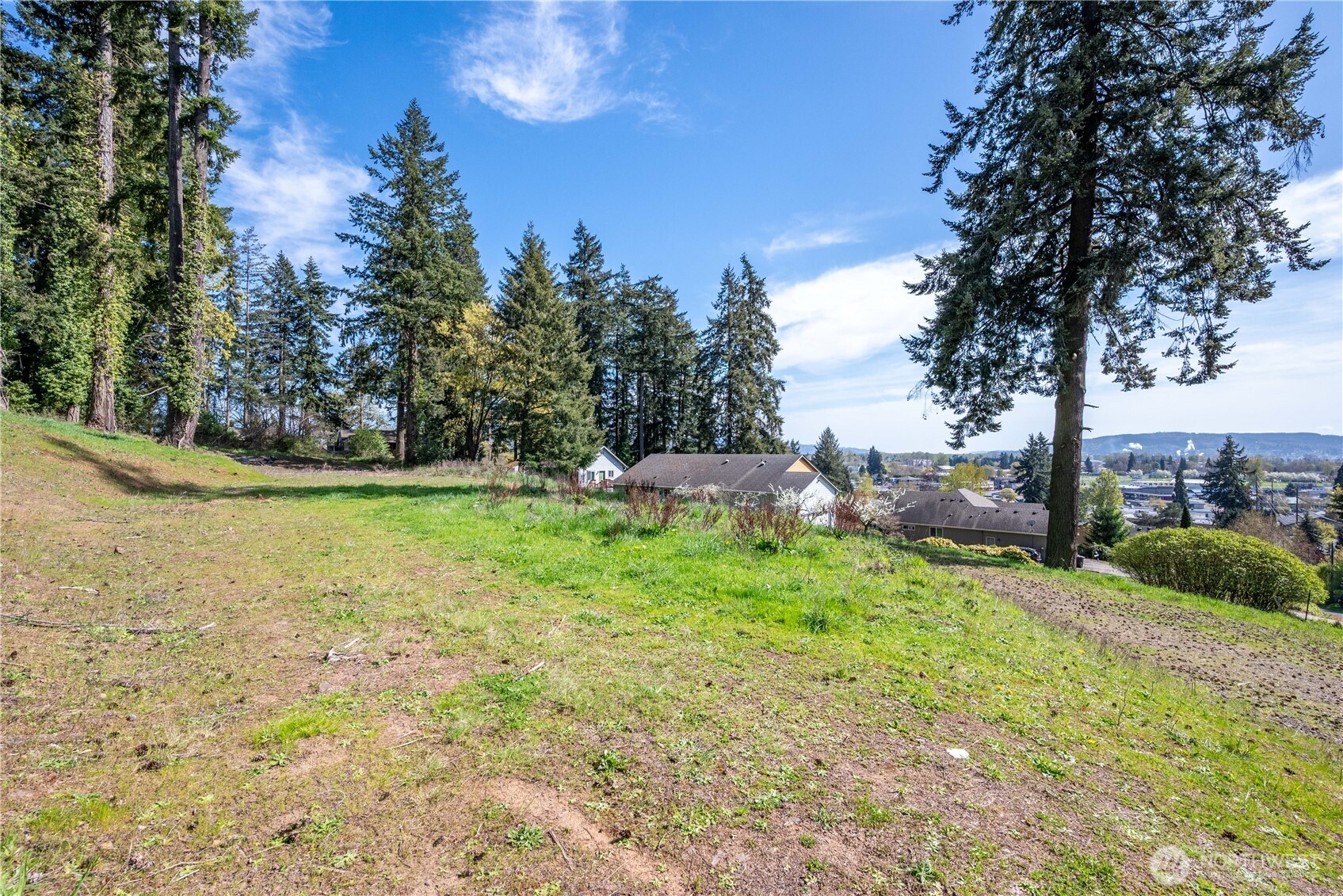 2326 West Castleman Street Longview, WA 98632 - Photo 2 of 15