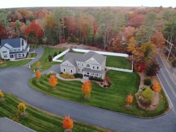 3 Dutton Drive Mansfield, MA 02048 - Photo 40 of 42 an aerial view of a house with a garden