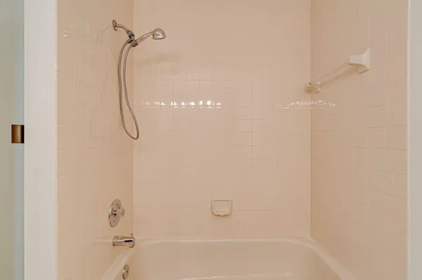 $4,200 | 223 East River Park Drive, Jupiter, FL 33477