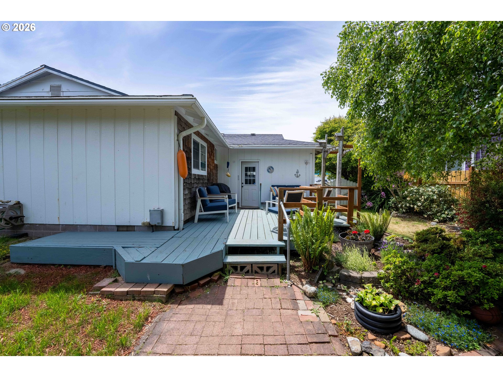 870 11th Street Southwest Bandon, OR 97411 - Photo 17 of 38
