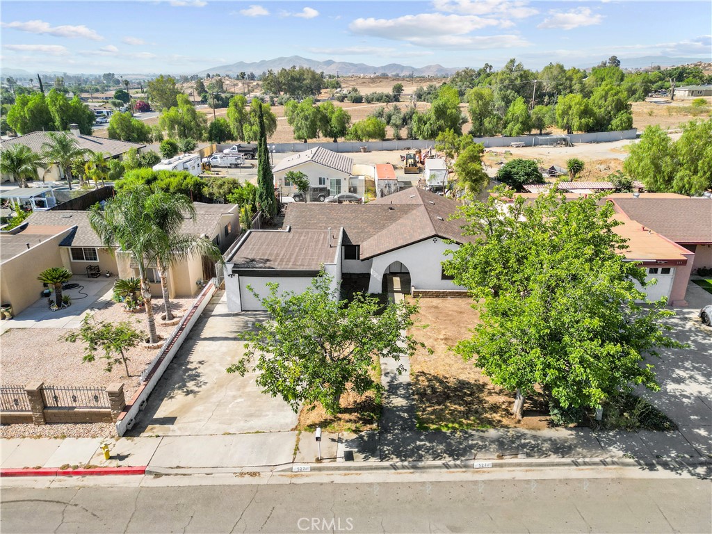527 West 10th Street Perris, CA 92570 - Photo 11 of 62