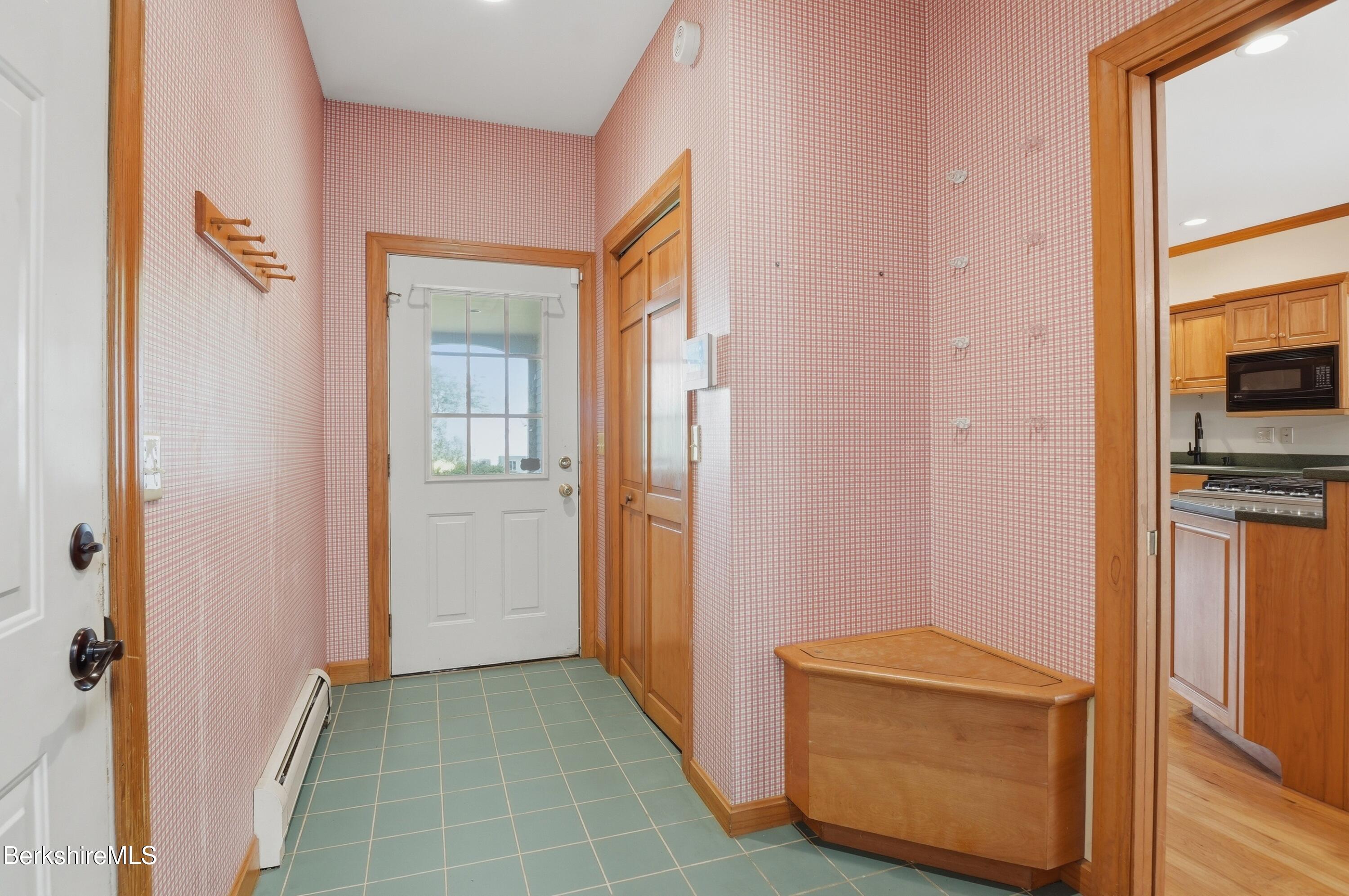 36 Meadow Ridge Drive Pittsfield, MA 01201 - Photo 22 of 54 dsc08445