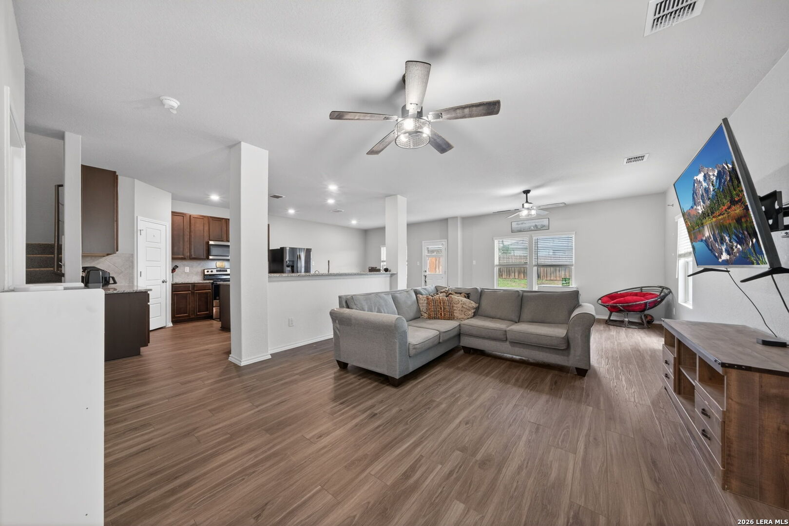 5910 Frisbee Path Converse, TX 78109 - Photo 4 of 29