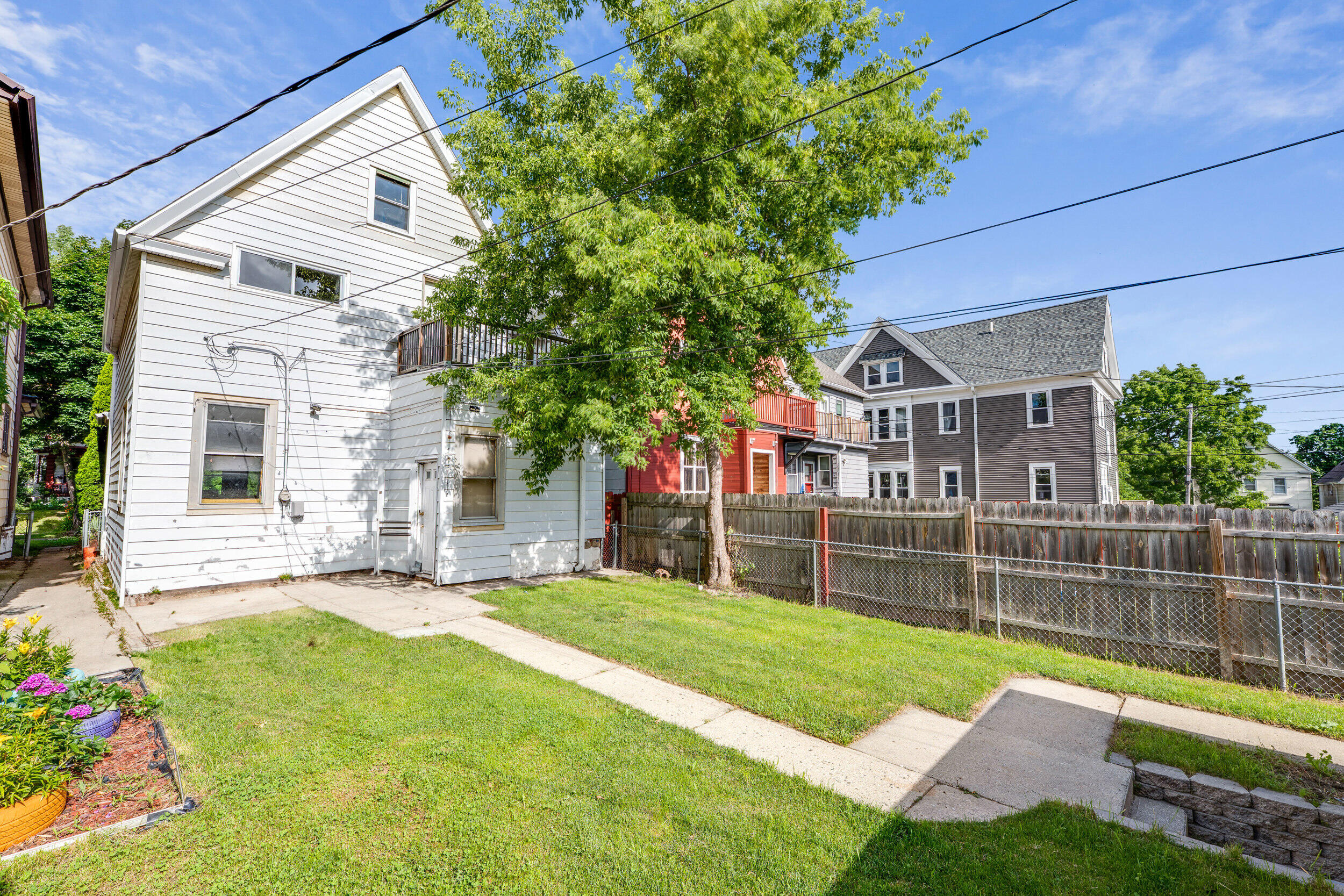 734 South 30th Street Milwaukee, WI 53215 - Photo 18 of 20 backyard