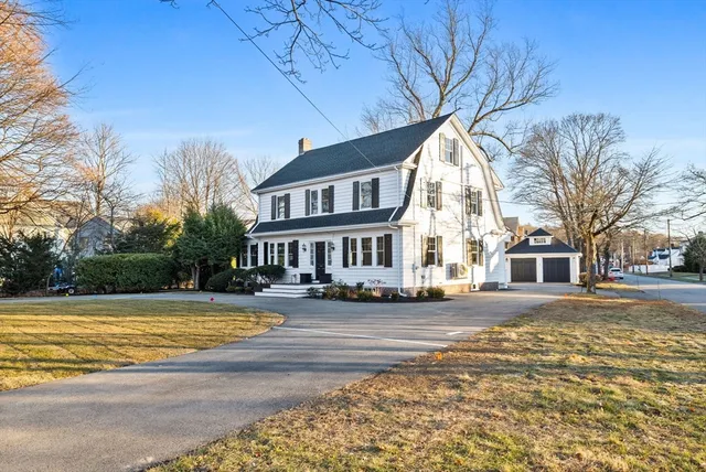 $1,549,000 | 695 Salem Street, Lynnfield, MA 01940