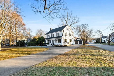 $1,549,000 | 695 Salem Street, Lynnfield, MA 01940