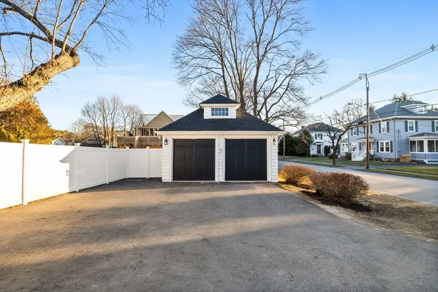 $1,549,000 | 695 Salem Street, Lynnfield, MA 01940