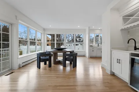 $1,549,000 | 695 Salem Street, Lynnfield, MA 01940