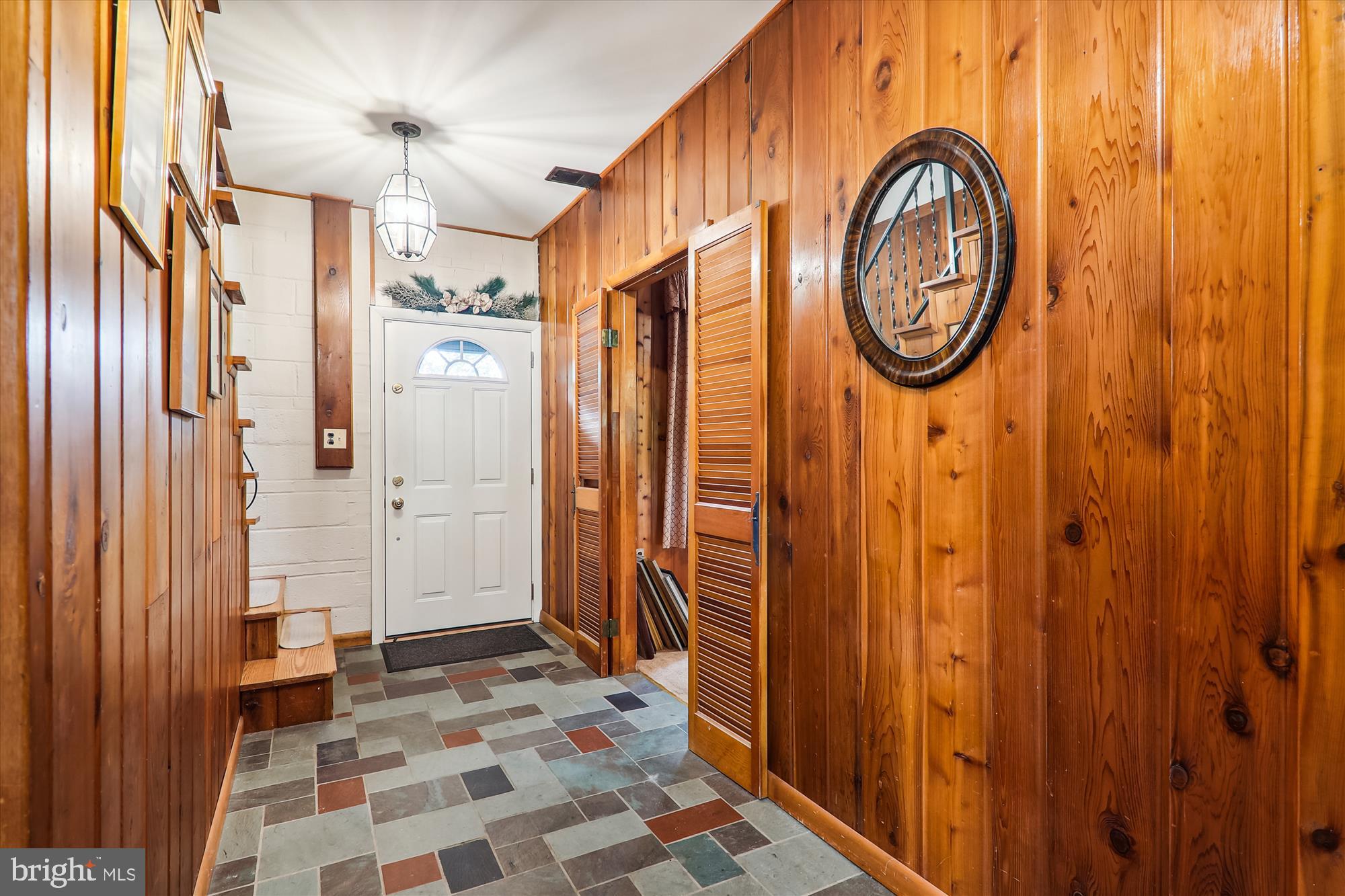 2620 Cool Spring Road Adelphi, MD 20783 - Photo 6 of 81 Front entrance hall