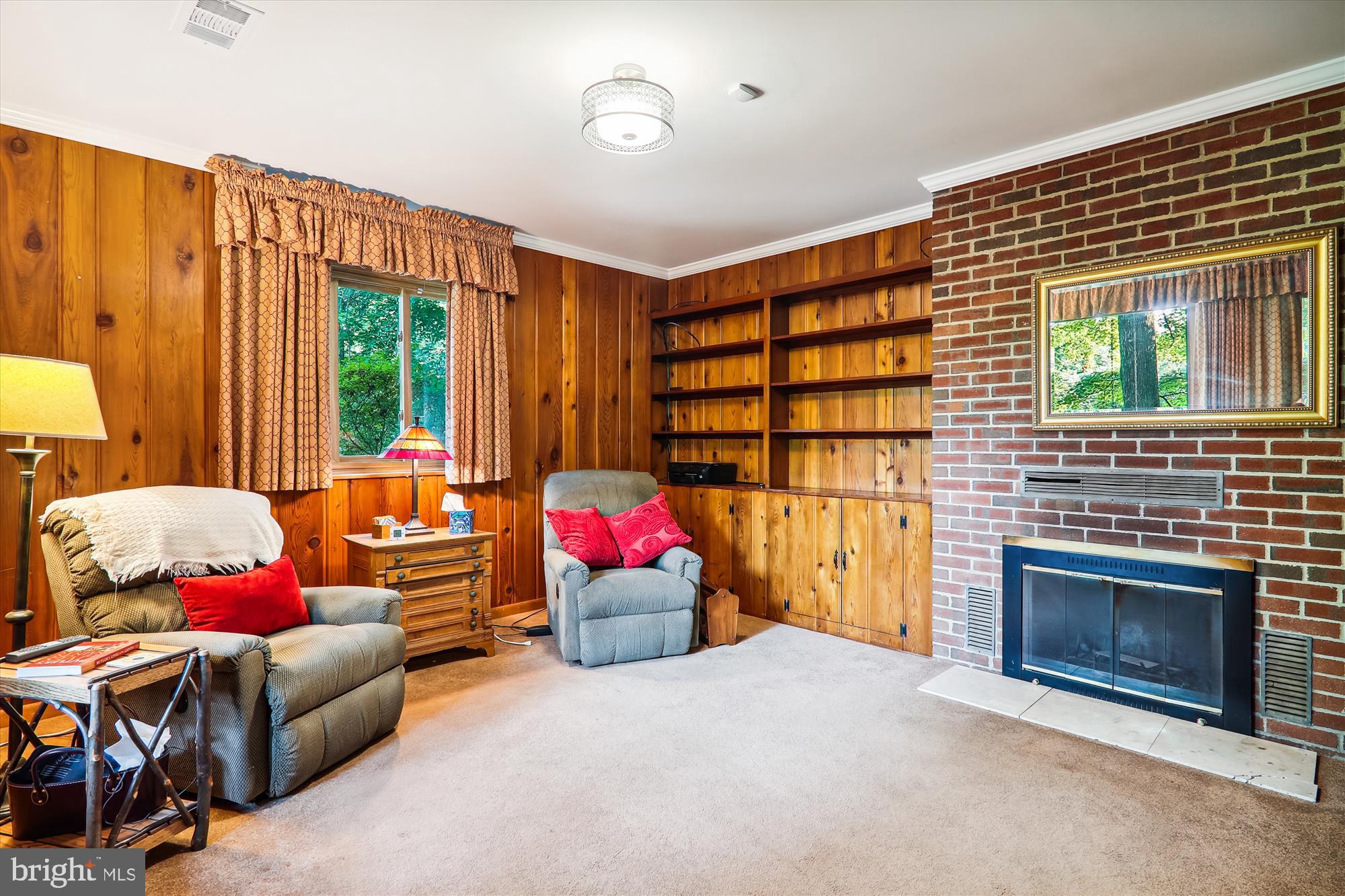 2620 Cool Spring Road Adelphi, MD 20783 - Photo 9 of 81 Built ins for books