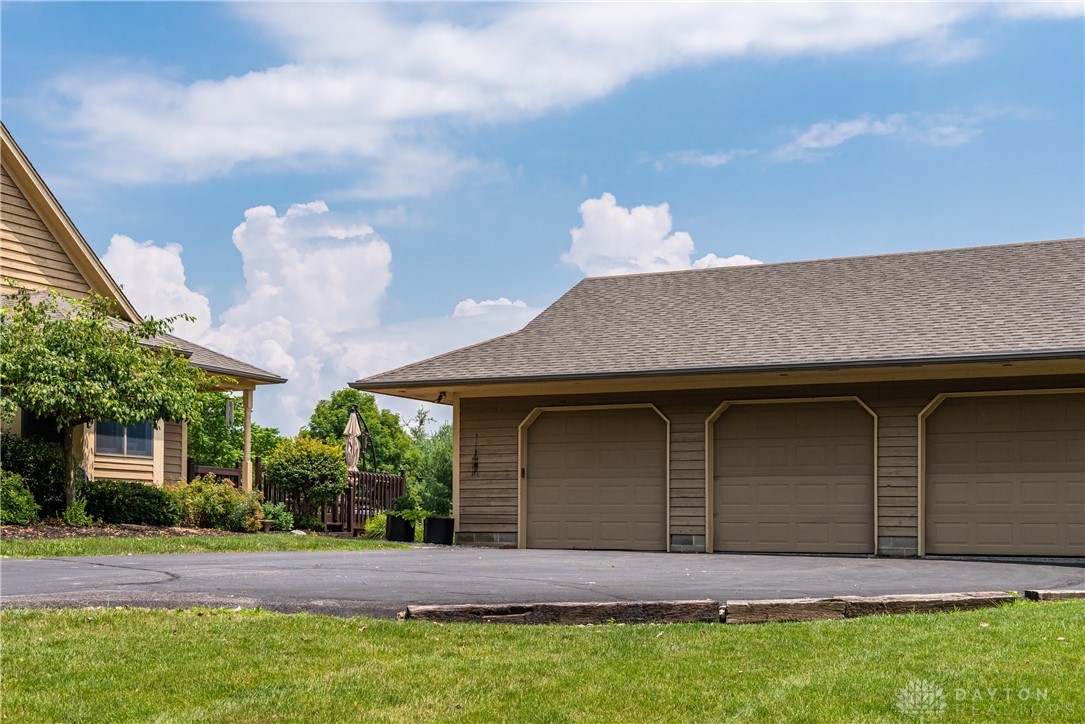 9242 Barnes Road Clayton, OH 45315 - Photo 37 of 60 Gallery Image 37