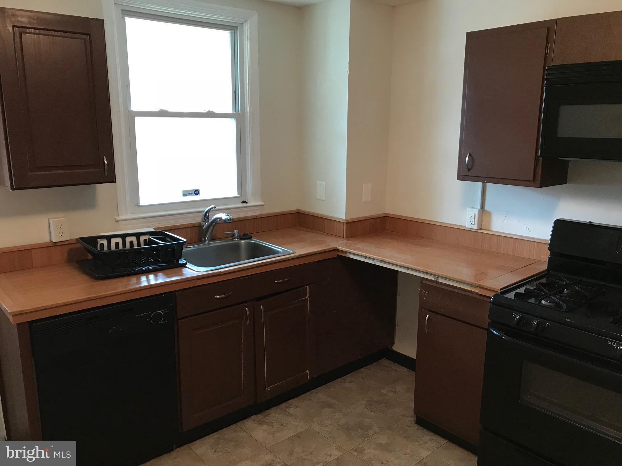 1948 Sponson Street Baltimore, MD 21230 - Photo 4 of 11 Kitchen