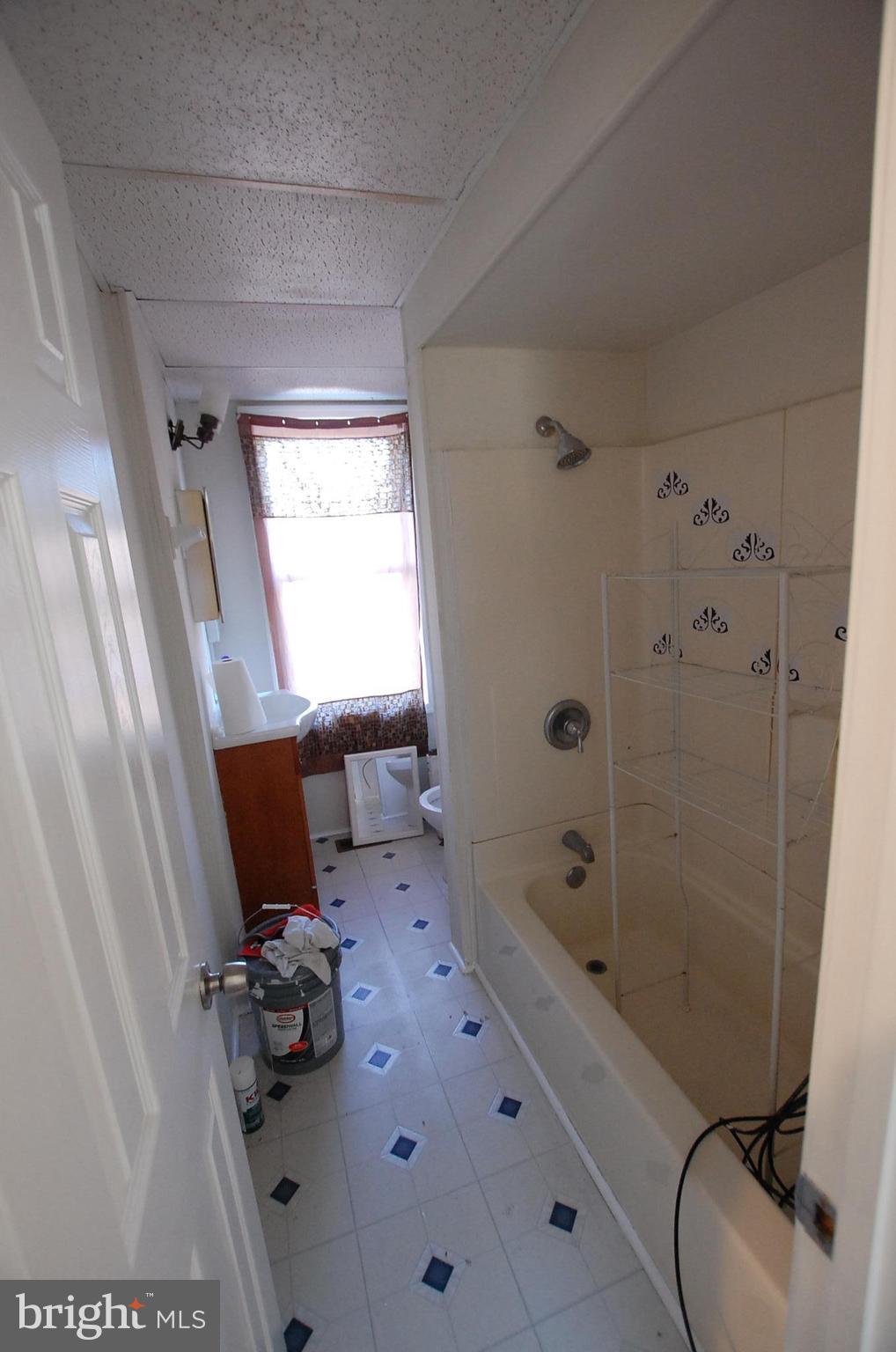 1948 Sponson Street Baltimore, MD 21230 - Photo 10 of 11 Bath