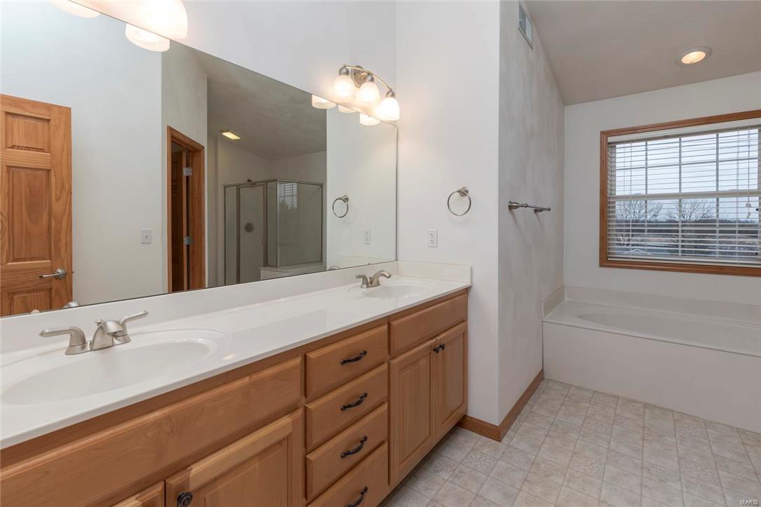 1714 Riviera Lane O'Fallon, IL 62269 - Photo 14 of 43 Gallery Image 14