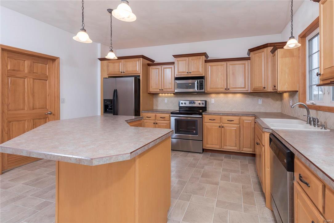 1714 Riviera Lane O'Fallon, IL 62269 - Photo 5 of 43 Gallery Image 5