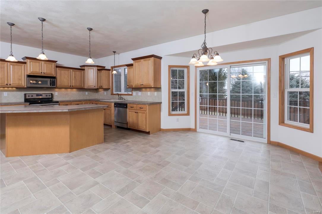 1714 Riviera Lane O'Fallon, IL 62269 - Photo 8 of 43 Gallery Image 8
