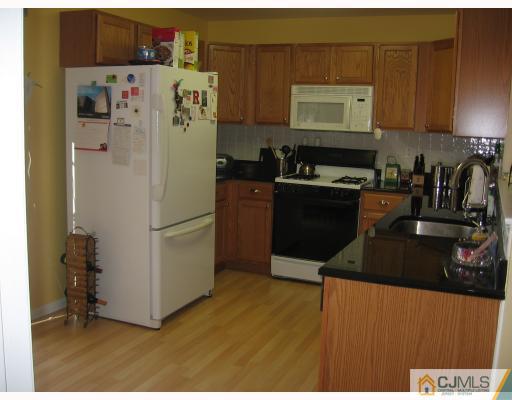 2211 Timber Ridge Court Sayreville, NJ 08859 - Photo 2 of 8