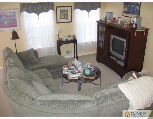 2211 Timber Ridge Court Sayreville, NJ 08859 - Photo 5 of 8