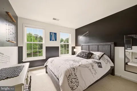 $825,000 | 4093 Oak Village Landing, Fairfax, VA 22033