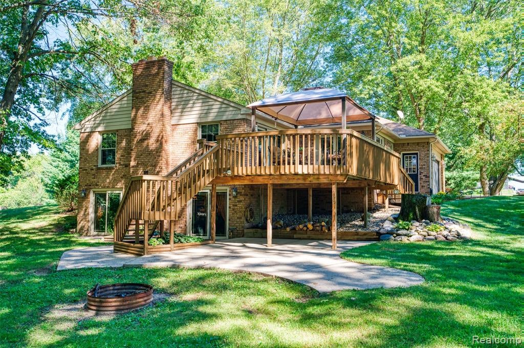 6209 North Raddatz Road Fowlerville, MI 48836 - Photo 26 of 41 Gallery Image 26